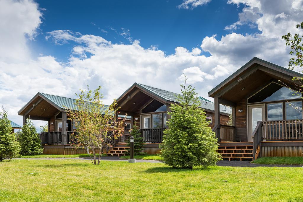 Explorer Cabins At Yellowstone West Yellowstone Exterior photo